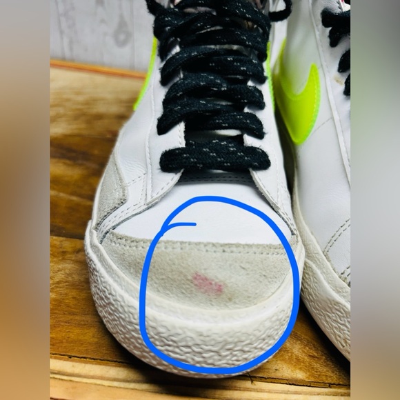 Nike Blazer Mid '77 Leather Shoes
GS White Volt Hyper Royal Magenta SZ 7 - Picture 4 of 10